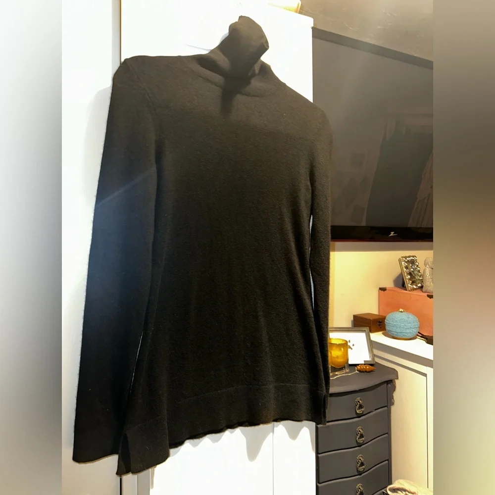 100% Cashmere Black Turtleneck Sweater - Picture 9 of 13